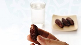 جزائريون يحولون “الصابرين” إلى فرض