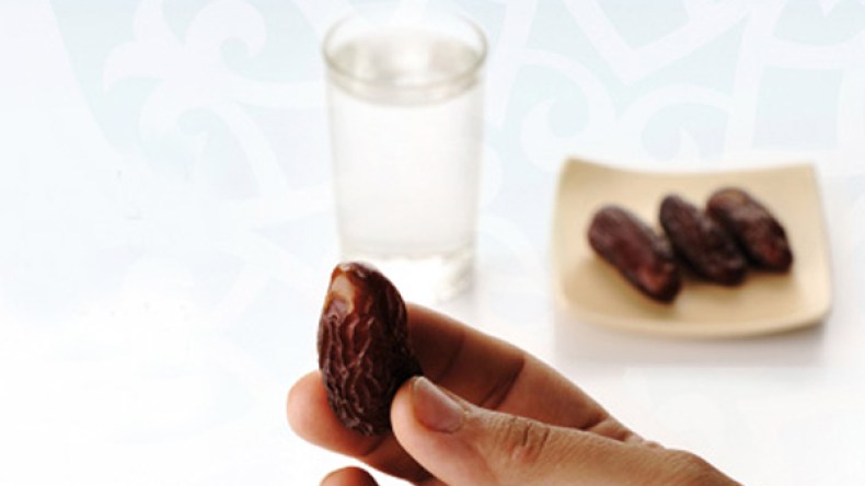 جزائريون يحولون “الصابرين” إلى فرض