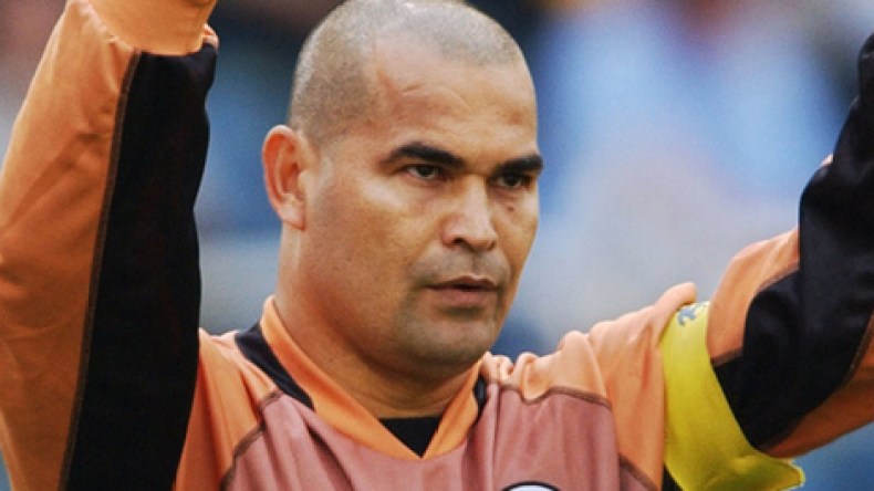 تشيلافيرت: “الفرنسيون شعب يقطر عنصرية”