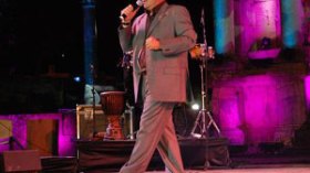 منحنى جميلة لم يتوقف عن الصعود