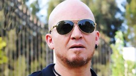 المغاربة ينتقمون مـن الشاب بلال لرفضه الجنسية المغربية !!