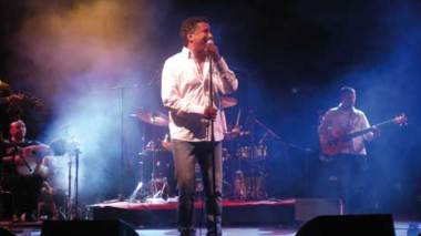 Superstar King of the Rai Cheb Khaled visits Constantine for the performance of a concert scheduled here on Tuesday evening