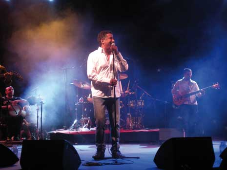 Superstar King of the Rai Cheb Khaled visits Constantine for the performance of a concert scheduled here on Tuesday evening