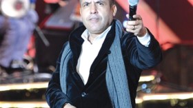 النحس يطارد عروض الشاب مامي والمنظمون يشتكون خراب بيوتهم