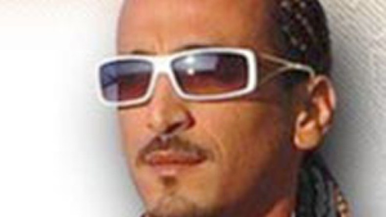 الشاب  طارق  يقاضي  شركة  ” جازي ”  على  أغنية  ” الشبكة  يا  للجيري “