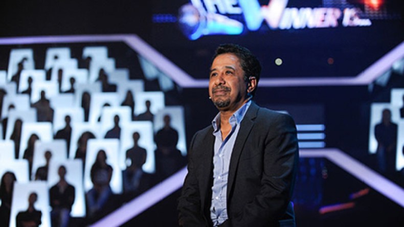 الشاب خالد يخوض تجربة رئاسة لجنة تحكيم برنامج the winner is