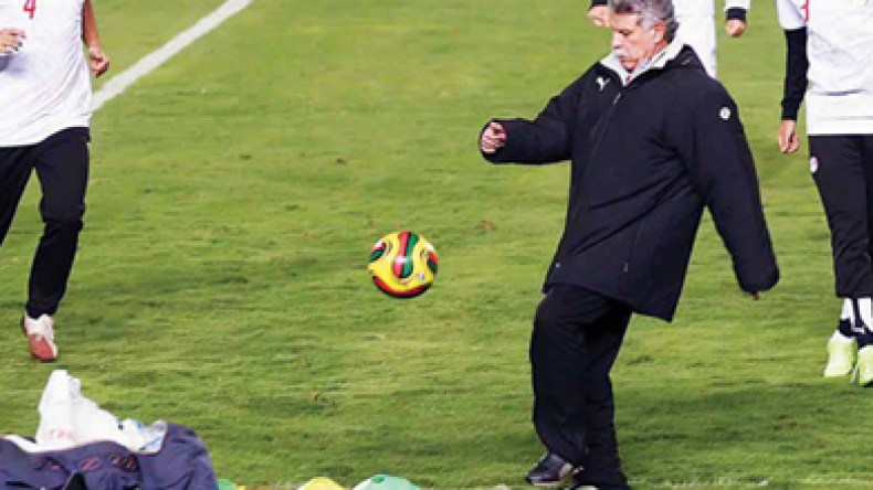 شحاتة يواصل غروره: الجزائر علمتنا.. قولوا ما شئتم لأننا سنكون في جنوب إفريقيا مجددا !