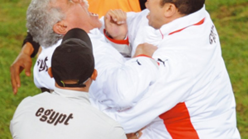 بعد أن أصبح مدمنا على قراءتها: الشروق لن تتطرق للجانب التقني يا شحاتة