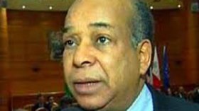 شلقم يتوقع سقوط القذافي خلال شهر وينفي استقواء المعارضة بعناصر القاعدة