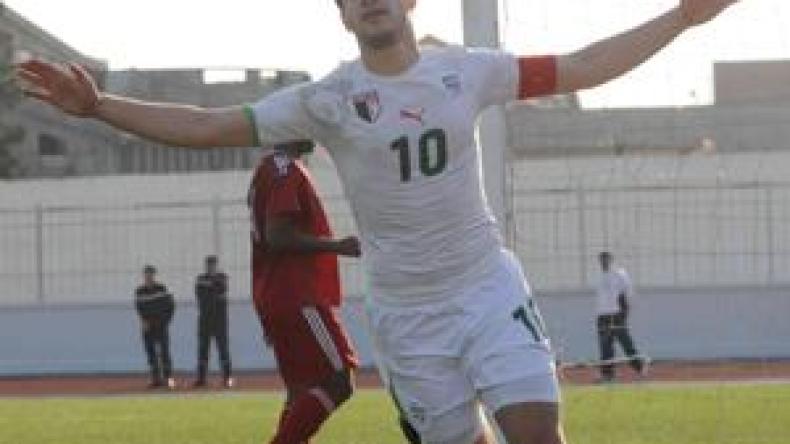 مدرب‭ ‬أبردين‭ ‬يدافع‭ ‬شلالي‭ ‬ويطلب‭ ‬من‭ ‬خاليلوزيتش‭ ‬أن‭ ‬يساعده