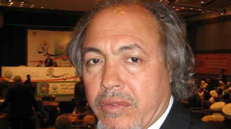 ليبراليو جبريل وإسلاميو بلحاج هم أزلام للقذافي