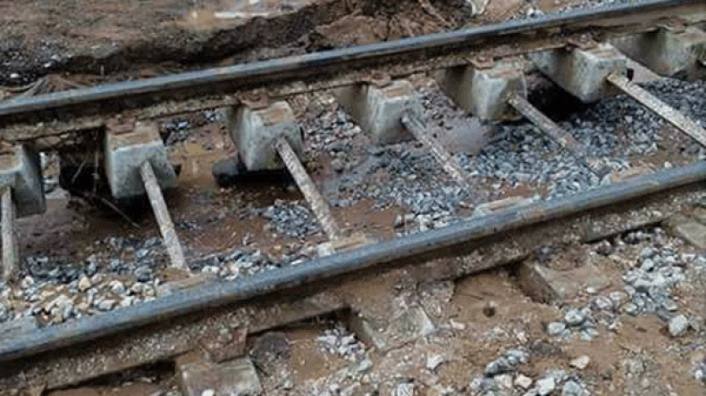 الأمطار تفضح “البيركولاج” في إنجاز مشروع السكة الحديدية