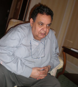 Le journaliste et opposant libyen, Mahmoud El-Chammam :” La fin de Kadhafi, qui se réfugie actuellement dans un bunker,  va être dramatique en provocant  un bain de sang