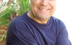 الفكاهي “شني شني”: لن أدخل البرلمان و”البطاطا” تباع بـ 100 دج