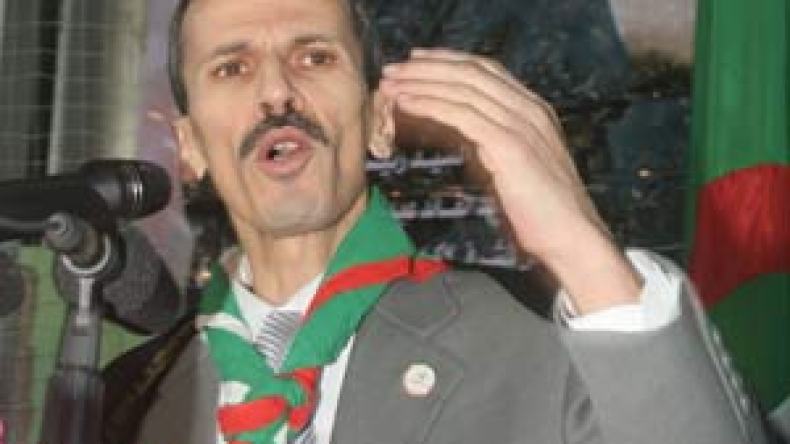 شنة: بوتفليقة سيواصل برنامجه وعمله سواء ارتفعت أسعار البترول أو انخفضت