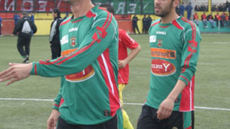 شراد يتنازل عن مستحقاته في سبيل منحه حريته