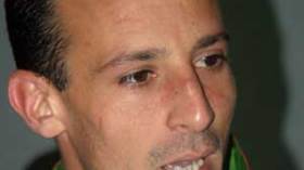 شراد يهدد بمغادرة العميد