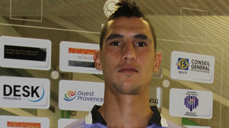 يحيى الشريف يوقع لموسمين في العميد بـ220 مليون سنتيم شهريا