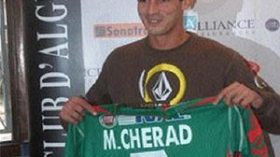 حسني شراد سيديبي وعزالدين أول المسرحين من المولودية