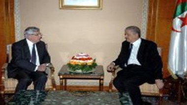 Abdelmalek Sellal reçoit Jean-Pierre Chevènement