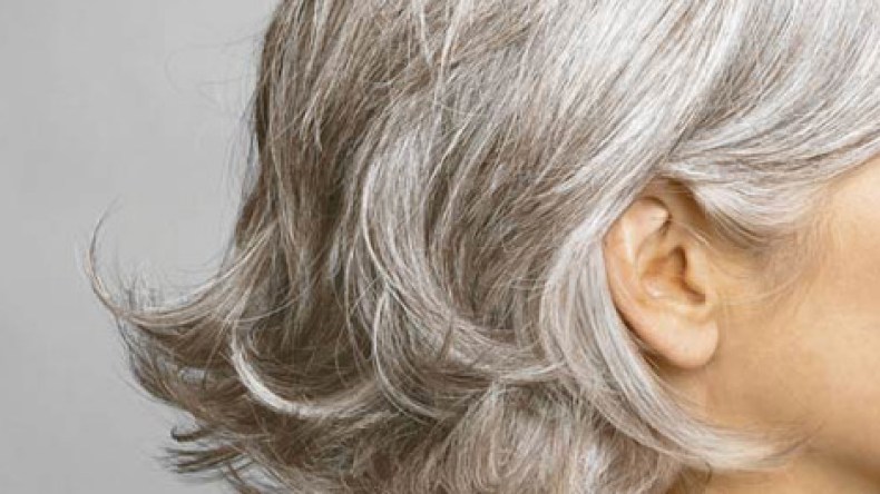 الشيب يغزو رؤوس الجزائريين قبل سن الثلاثين