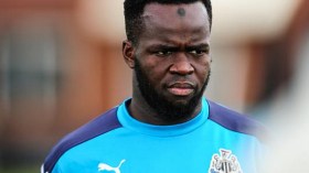 شيخ تيوتي يُفارق الحياة داخل ملعب في الصين