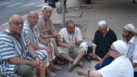 المقهى الثقافي بالبرج يطلق مبادرة “شيخوخة شابة” لكتابة المذكرات