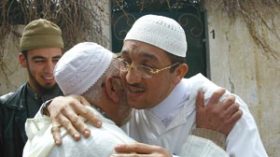 البراءة لإمام مسجد الوفاء بالعهد من الإشادة بالإرهاب