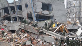 ارتفاع حصيلة ضحايا زلزال الصين إلى 400 قتيل وثمانية آلاف جريح