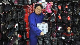 China to keep up stimulus spending