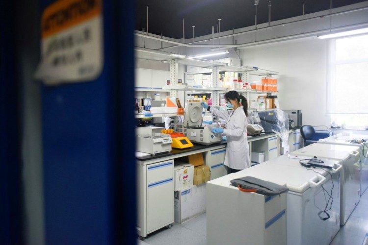 Un laboratoire chinois met au point un traitement qui pourrait endiguer la pandémie
