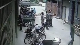 الصين: نجاة طفلة في الثانية بأعجوبة لدى سقوطها من الطابق الخامس