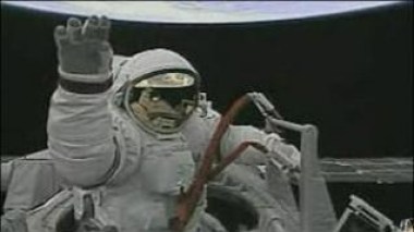 Un astronaute chinois est sorti pour la première fois dans l'espace