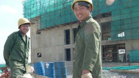 كما تكونوا يعاملكم الصينيون