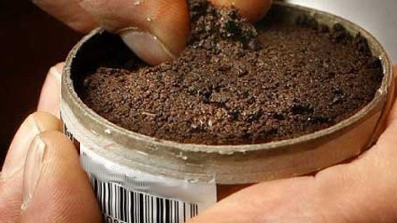 مراهقات وعجائز مدمنات على “الشمة”