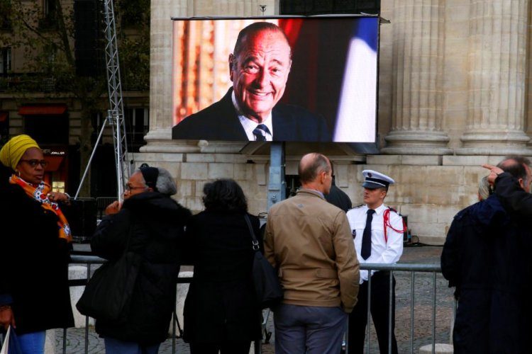 Les dirigeants étrangers rendent hommage à Jacques Chirac dans l’église Saint-Sulpice