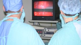 9 آلاف طبيب أخصائي..رجل في المستشفيات العمومية ورجل بالعيادات الخاصة