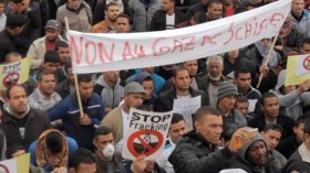 وقفة احتجاجية بورڤلة للمطالبة بالوقف الفوري للتنقيب عن الغاز الصخري