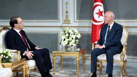 الشاهد يعرض نتائج زيارته إلى الجزائر على قيس سعيد