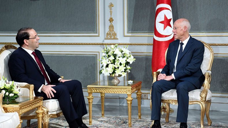 الشاهد يعرض نتائج زيارته إلى الجزائر على قيس سعيد