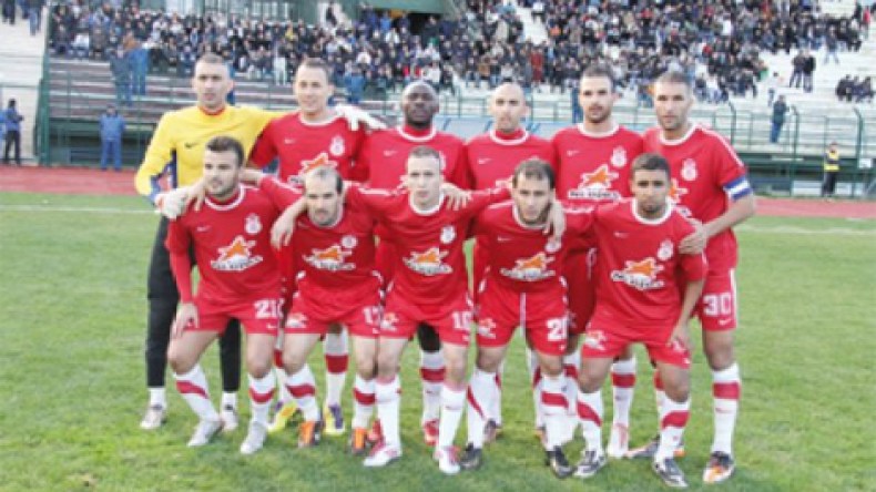 أولمبي الشلف يرقي 11 لاعباً من صنف الآمال