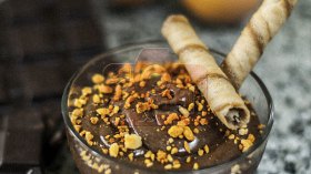 مثلجات بالشكولاطة السوداء