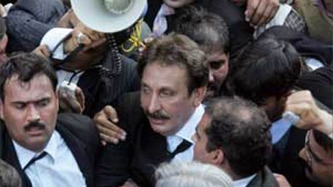 شودري: ما زلت رئيس المحكمة الدستورية الباكستانية