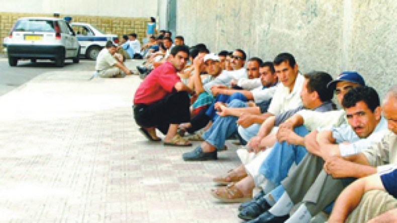 رفع الأجر الأدنى إلى 18 ألف دينار ابتداء من سبتمبر