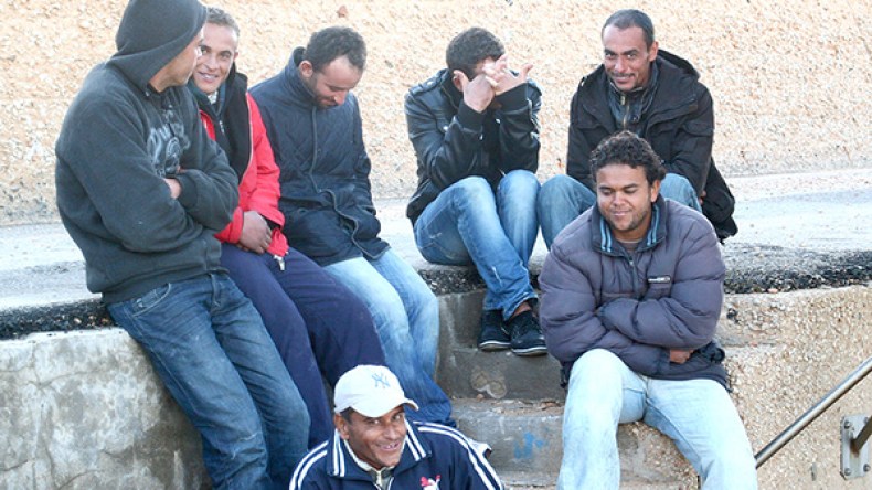 1.5  مليون بطال و4 ملايين عامل خارج القانون