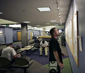 OCDE: huit millions de chômeurs en plus à cause de la crise