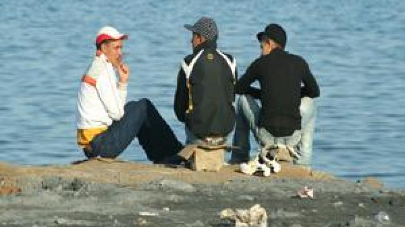 بطالون بغرب البلاد يستنجدون بشركات توظيف خاصة للظفر بمناصب عمل