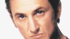 النجم‭ ‬الأمريكي‭ ‬شون‭ ‬بين‭ ‬يضع‭ ‬مهرجان‭ ‬دبي‭ ‬السينمائي‭ ‬في‭ ‬حرج