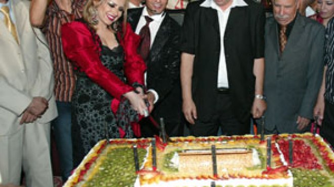 شقق وسيارات للفائزين.. ومساعدات مادية للطفولة المحرومة