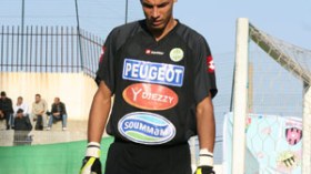 شاوشي يرمي القميص ويهين شبيبة القبائل